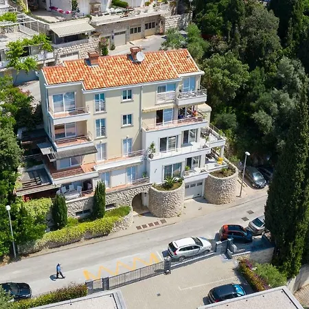 Luxury Mrs. Perfect 두브로브니크